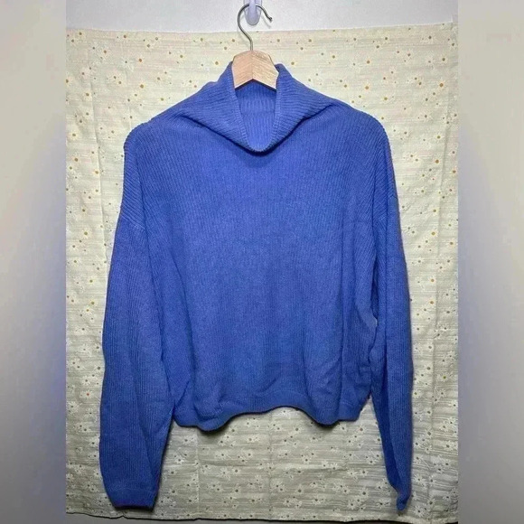 The Country Fair Boutique Women's Turtleneck Sweater, Periwinkle,SZ Small,Great - Picture 1 of 8